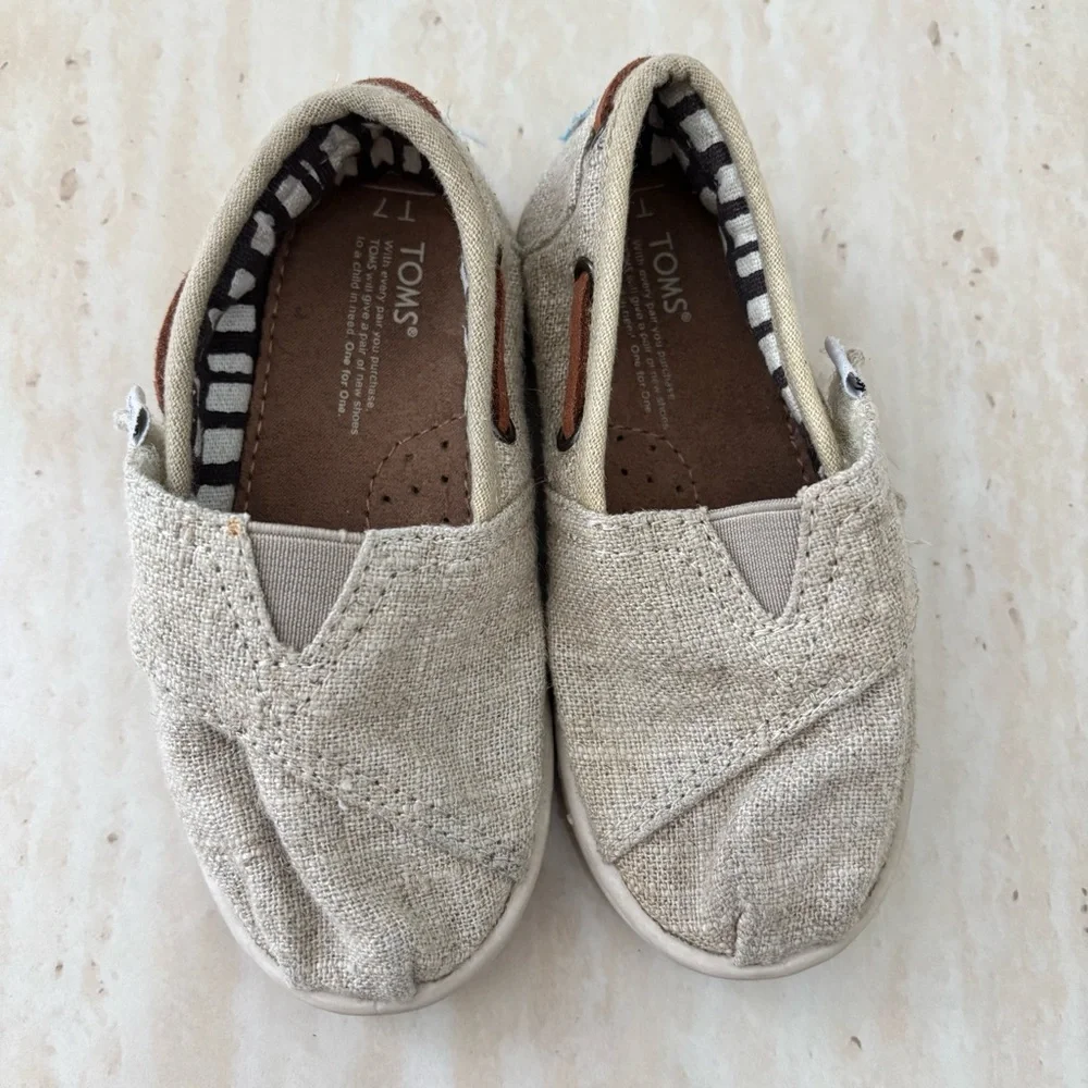 TOMS Kids' Toddler Tan Natural Burlap Slip-On Gender Neutral Shoes